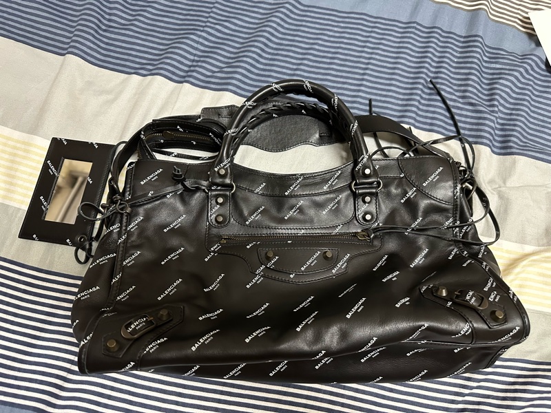 巴黎世家BALENCIAGA-滿版logo機車包-0