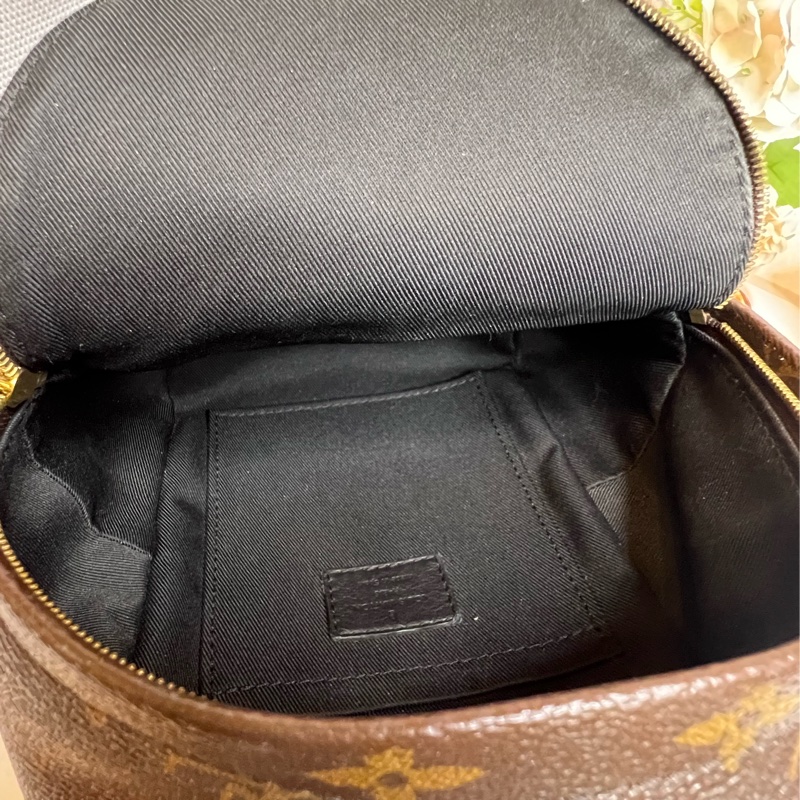 （六月即將漲價📈）LV mini 後背包 小書包-15