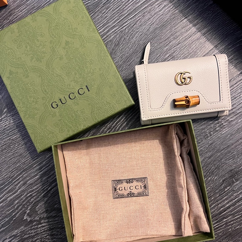 Gucci白色三節竹節短夾（近全新）-0