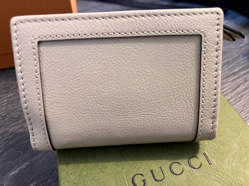 Gucci白色三節竹節短夾（近全新）-12