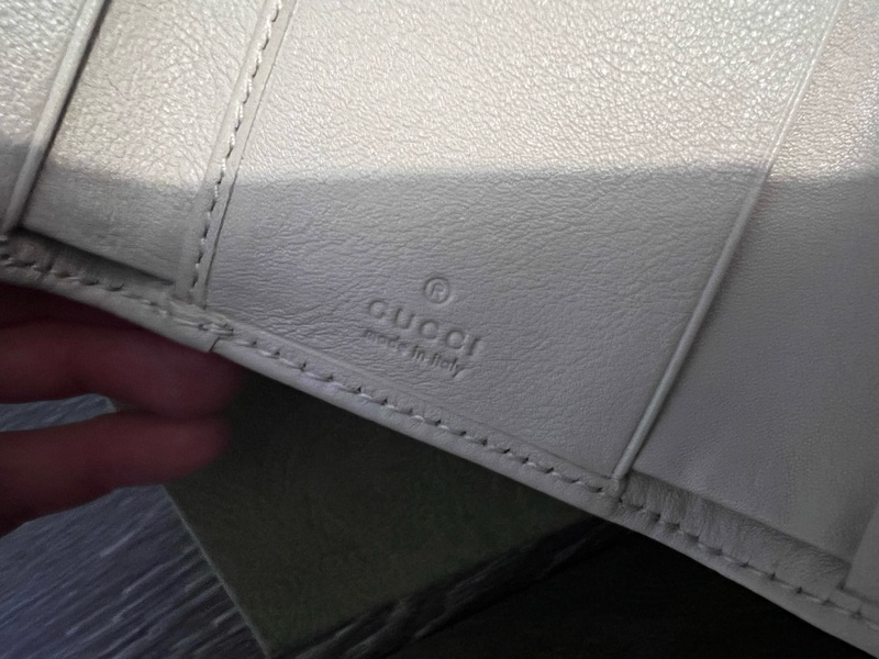Gucci白色三節竹節短夾（近全新）-17