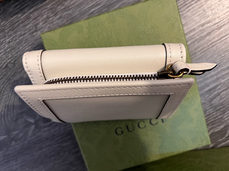 Gucci白色三節竹節短夾（近全新）-22