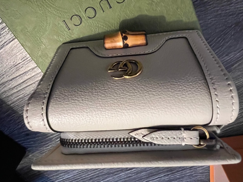 Gucci白色三節竹節短夾（近全新）-25