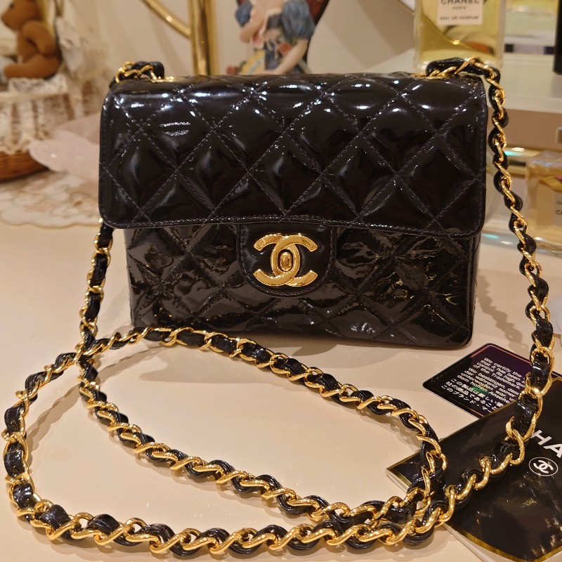 Chanel 漆皮小方胖-0
