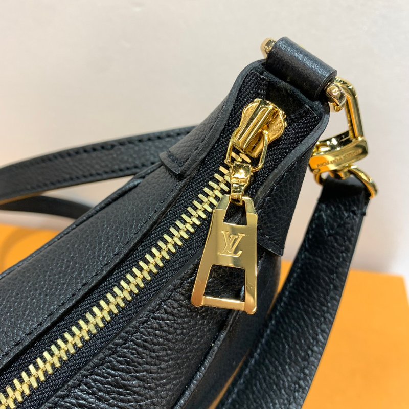 LV 全皮壓紋 牛角包/肩背包/斜背包/手提包/側背包 M46002 95成新-4