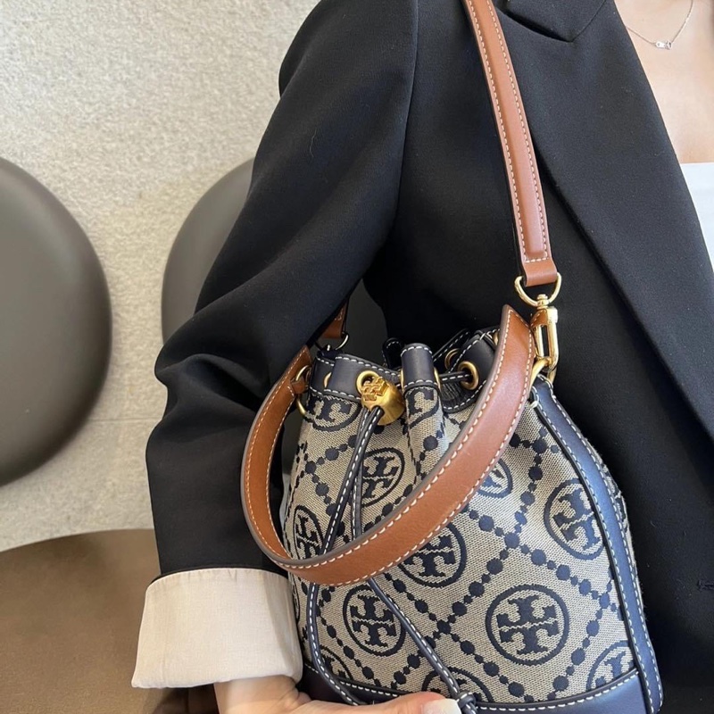 全新Tory Burchmonogram老花水桶爆款!大號:21*21*12cm兩色都有-5