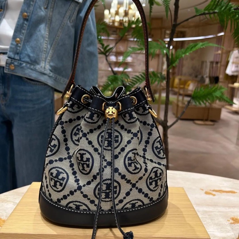 全新Tory Burchmonogram老花水桶爆款!大號:21*21*12cm兩色都有-10