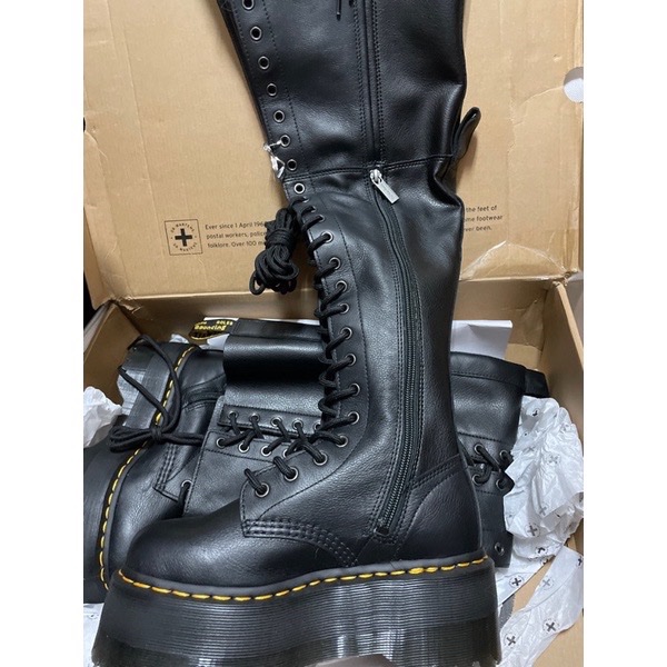 馬汀大夫Dr Martens Azreya high leg lace up boots in black