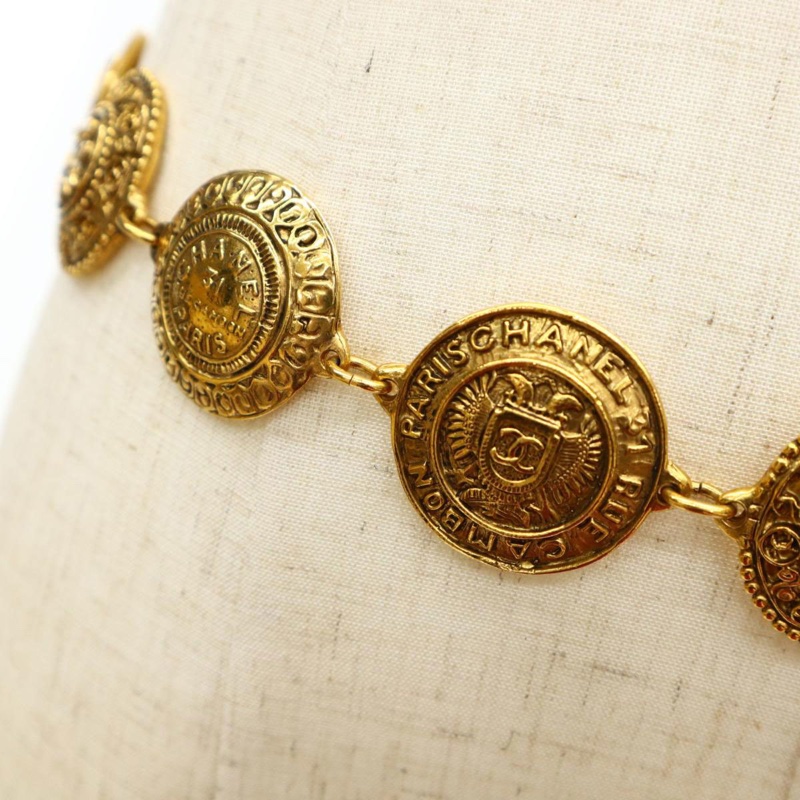 Chanel vintage香奈兒復古早期圓形盾牌造型圖騰字母雕刻cc立體標誌金黃色古董腰鍊 腰鏈 腰帶-2