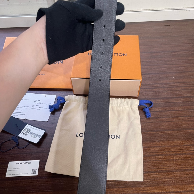 Lv雙面Logo皮帶（臺灣專櫃購入 配件齊全❗️）-15