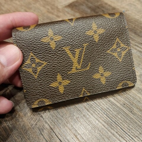 日本帶回中古9.5成新LV卡片包