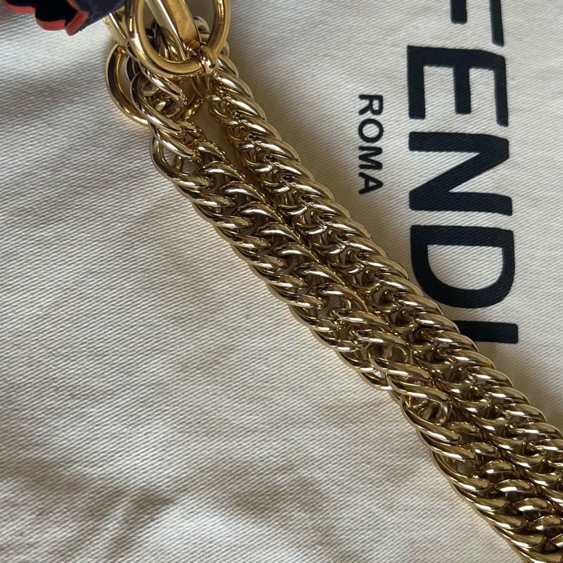 FENDI KANI 金鍊 斜背包-19