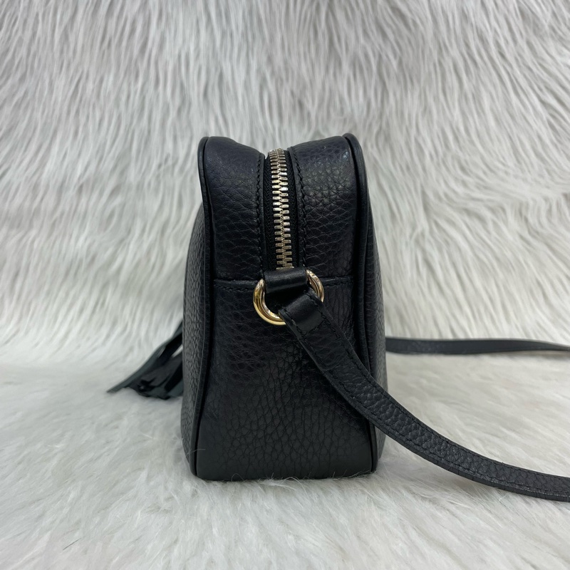Gucci 308364黑牛皮Soho Disco系列流蘇斜背相機包-1
