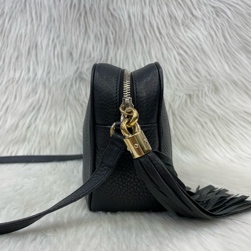 Gucci 308364黑牛皮Soho Disco系列流蘇斜背相機包-3