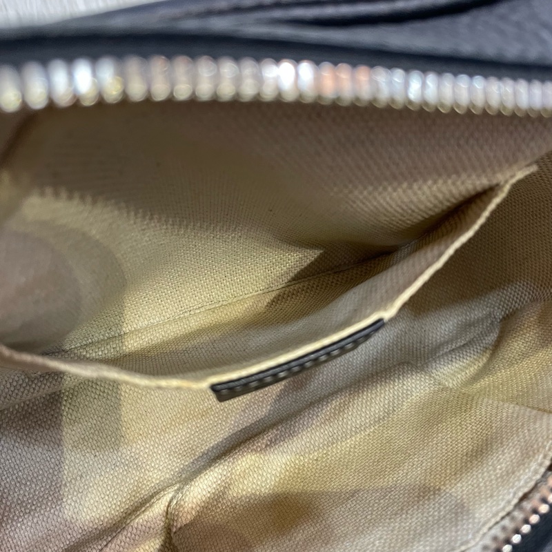 Gucci 308364黑牛皮Soho Disco系列流蘇斜背相機包-14