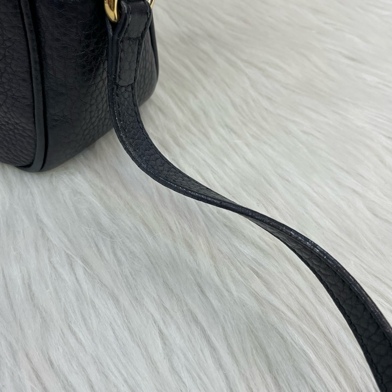 Gucci 308364黑牛皮Soho Disco系列流蘇斜背相機包-17