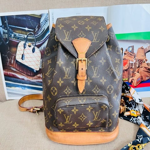 售 二手真品    LOUIS VUITTON 老花款 M51136 中款 vintage 中古絕版品  後背包