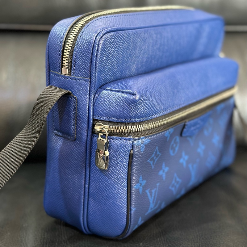 LV Outdoor 郵差包 M30242 海軍藍-6