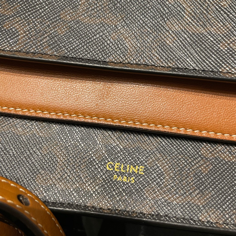 CELINE Triomphe strap woc老花雙翻蓋釦式斜背包 WOC-1