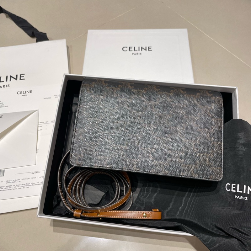 CELINE Triomphe strap woc老花雙翻蓋釦式斜背包 WOC-9
