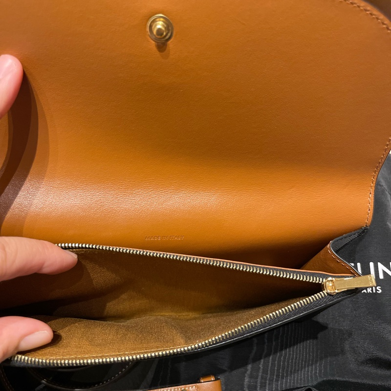 CELINE Triomphe strap woc老花雙翻蓋釦式斜背包 WOC-13