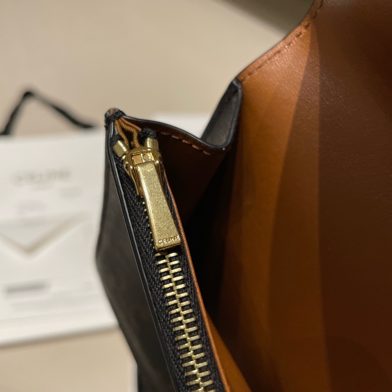 CELINE Triomphe strap woc老花雙翻蓋釦式斜背包 WOC-23