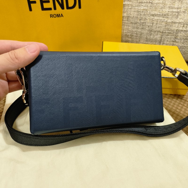 5/23購入 全新 Fendi 芬迪 小方盒 小側包 防刮深藍-2
