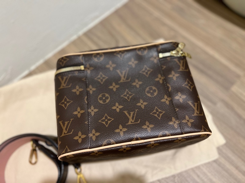 LV Nice BB化妝包-13