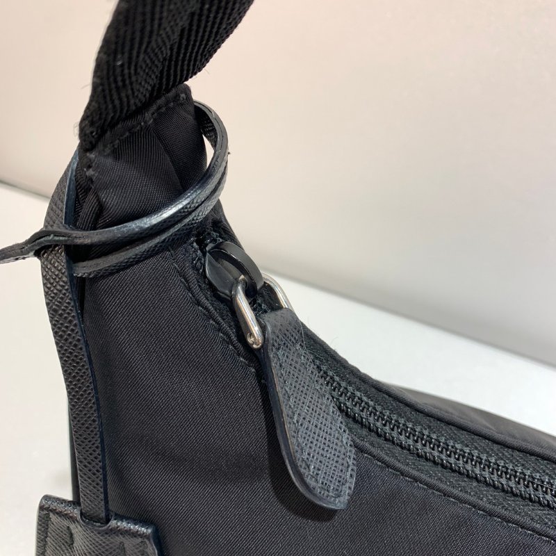 PRADA Re-Edition 2000年復刻版 腋下包/手提包 85成新-8