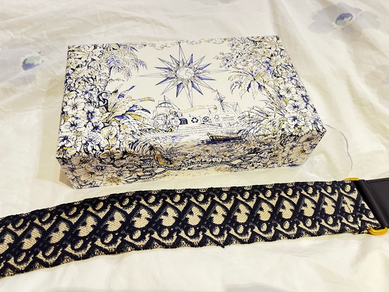 全新Dior老花款刺繡肩背帶-8