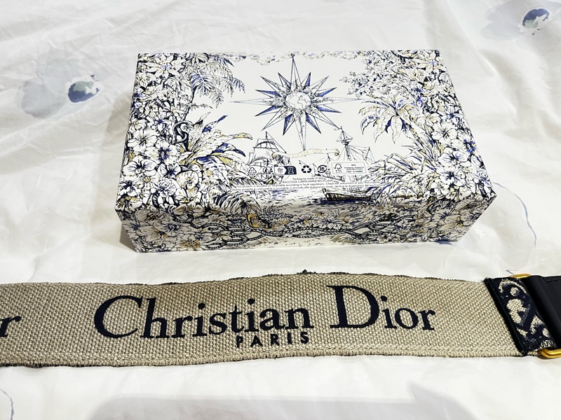 全新Dior老花款刺繡肩背帶-9