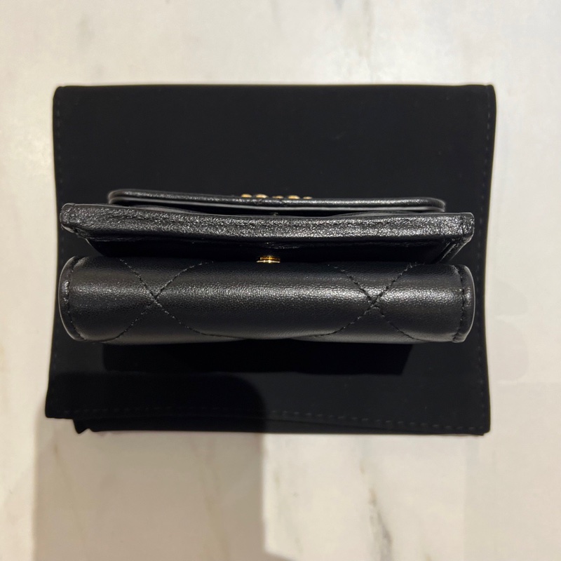 Chanel19 稀有款 黑色山羊皮三折迷你短夾-7