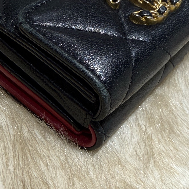 Chanel19 稀有款 黑色山羊皮三折迷你短夾-15