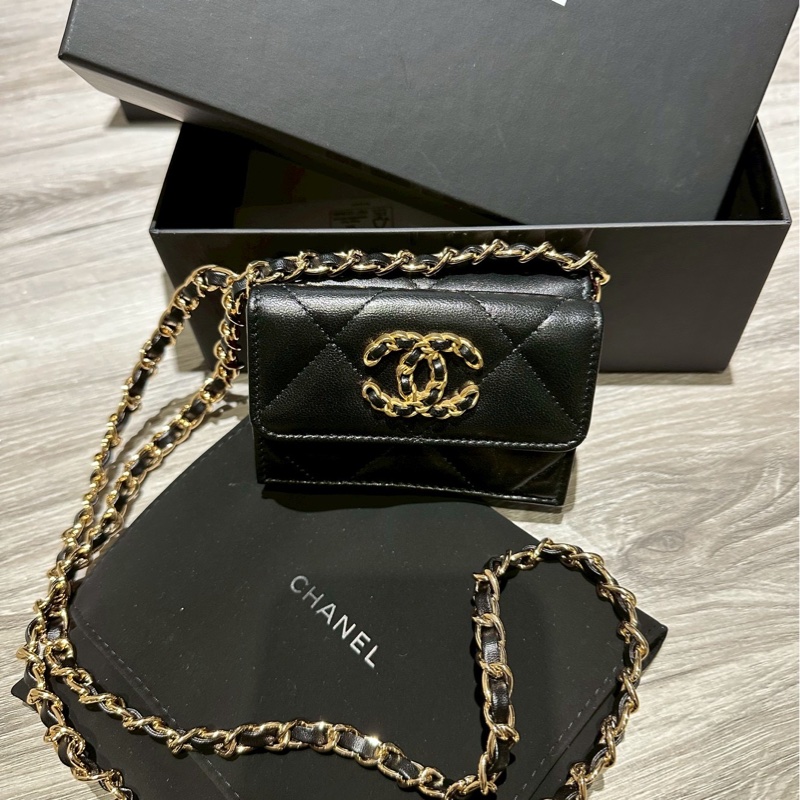 Chanel19 稀有款 黑色山羊皮三折迷你短夾-10