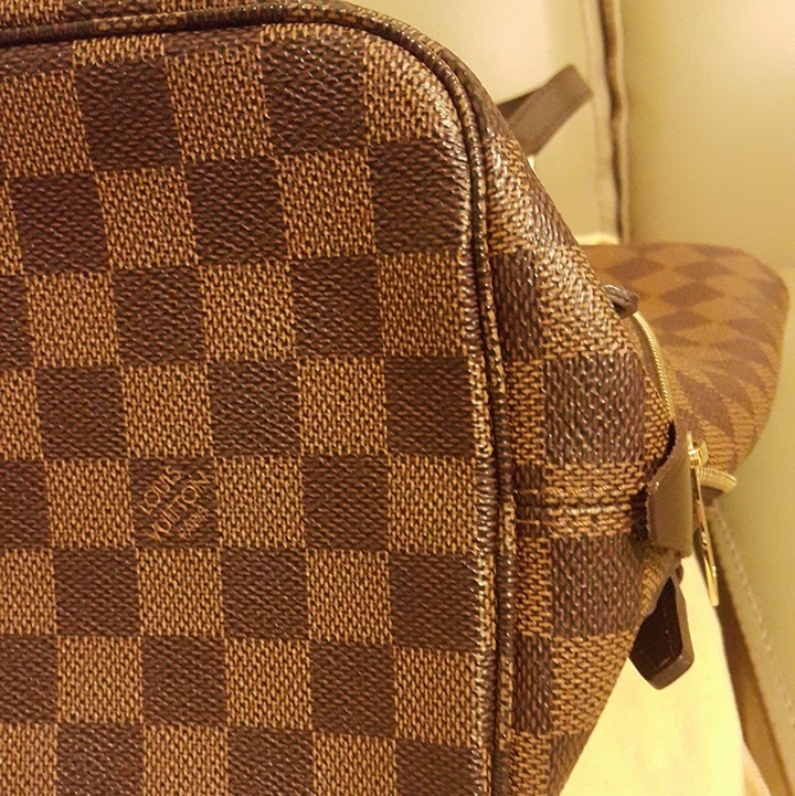 LV肩背兩用包-16