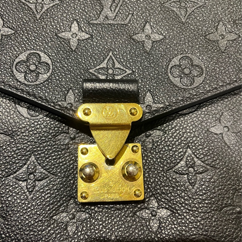 [斑比暴衝💕］內文優惠價‼️Louis Vuitton 路易威登 牛皮郵差包 壓花老花 郵差包-1