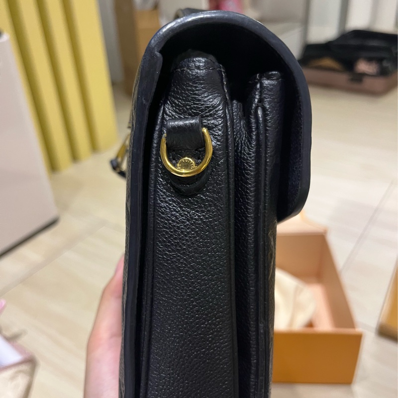 [斑比暴衝💕］內文優惠價‼️Louis Vuitton 路易威登 牛皮郵差包 壓花老花 郵差包-18