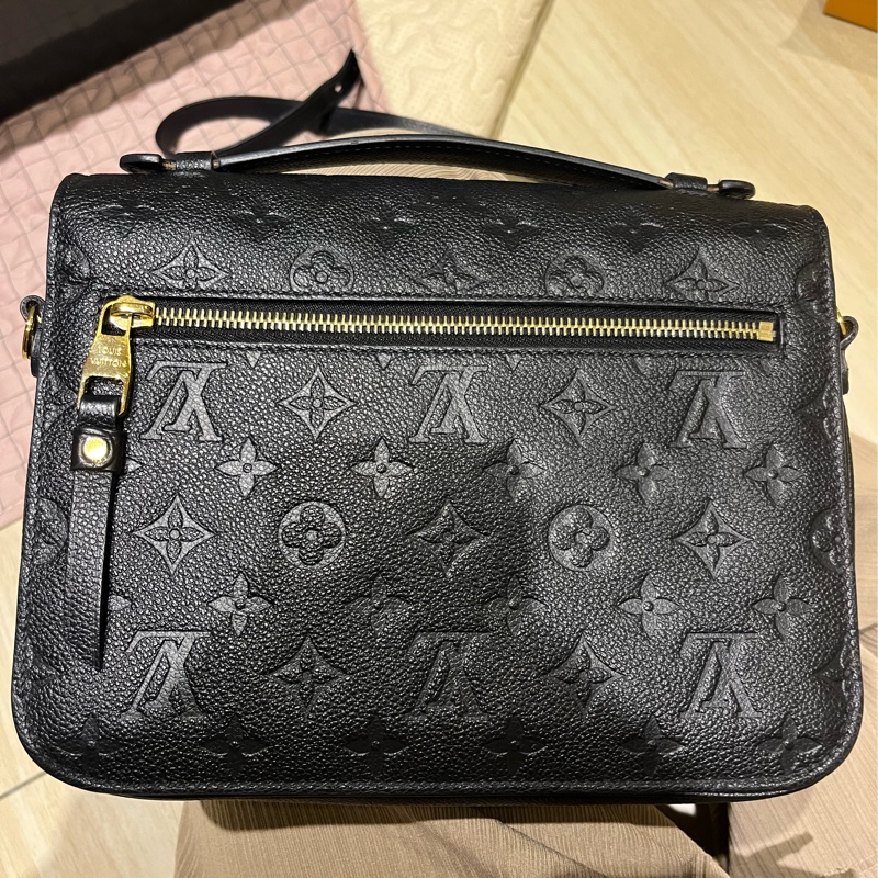 [斑比暴衝💕］內文優惠價‼️Louis Vuitton 路易威登 牛皮郵差包 壓花老花 郵差包-20