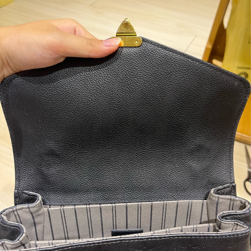 [斑比暴衝💕］內文優惠價‼️Louis Vuitton 路易威登 牛皮郵差包 壓花老花 郵差包-23