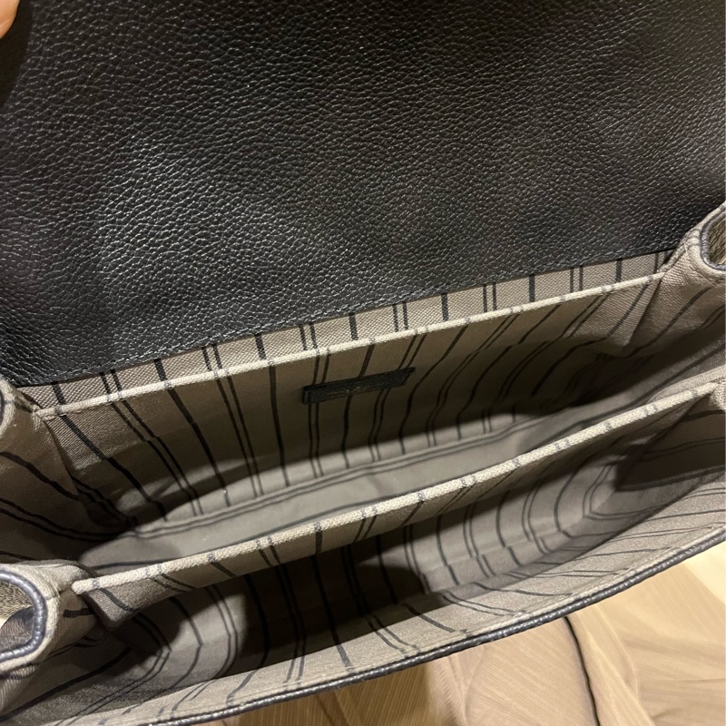 [斑比暴衝💕］內文優惠價‼️Louis Vuitton 路易威登 牛皮郵差包 壓花老花 郵差包-25