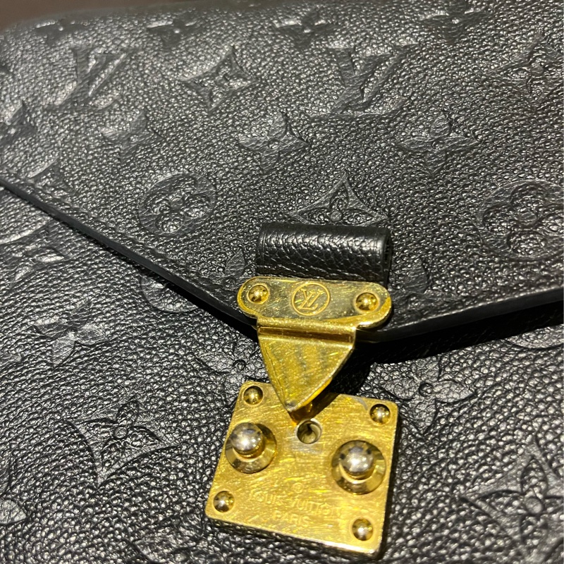 [斑比暴衝💕］內文優惠價‼️Louis Vuitton 路易威登 牛皮郵差包 壓花老花 郵差包-31