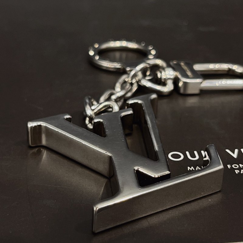 Louis Vuitton LV 銀色大LOGO鑰匙圈/吊飾/掛飾/配件-2