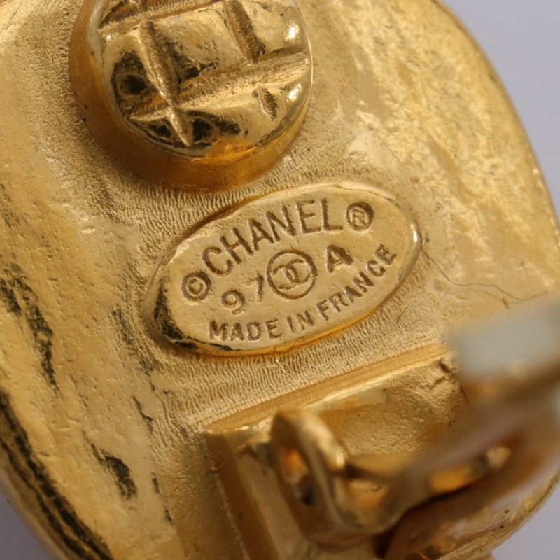 【日本直送】 中古CHANEL[B]雙C標誌 耳環 鍍金 人造珍珠 金色 米白色 97A-2