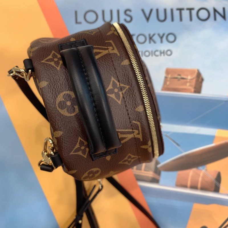 Louis Vuitton LV 老花字紋 Palm Springs Mini 迷你後背包/斜背包-4