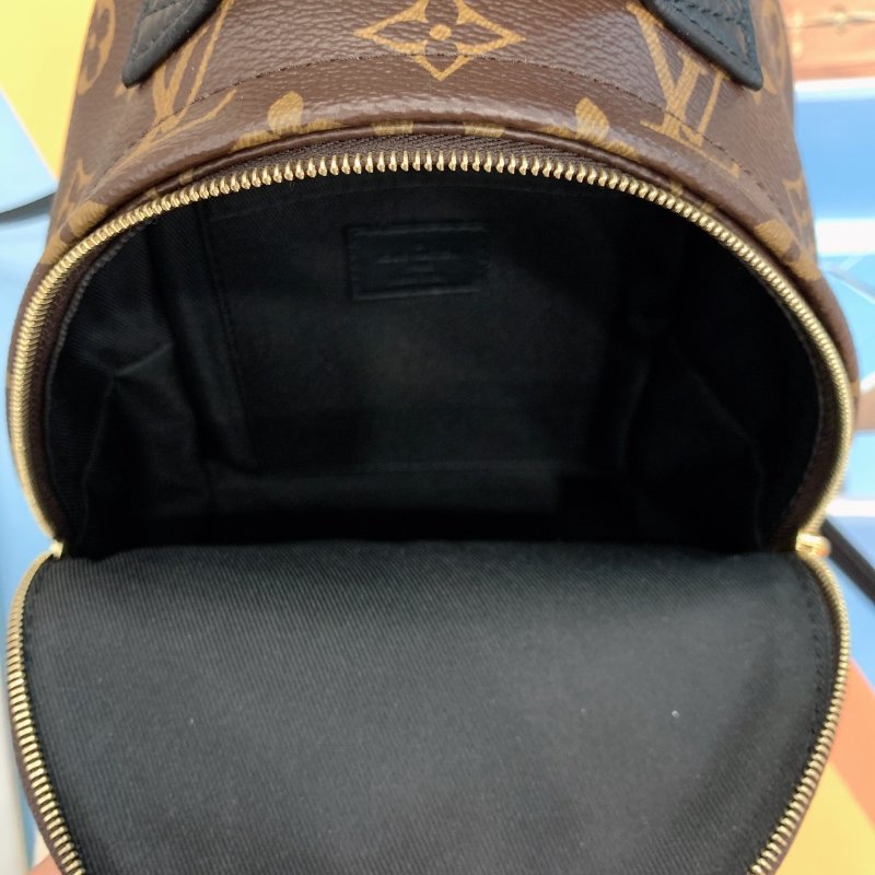 Louis Vuitton LV 老花字紋 Palm Springs Mini 迷你後背包/斜背包-7