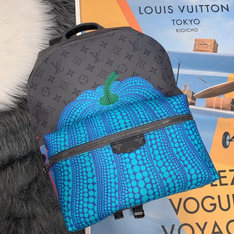 Louis Vuitton LV 黑色字紋草間彌生聯名款DISCOVERY後背包-0