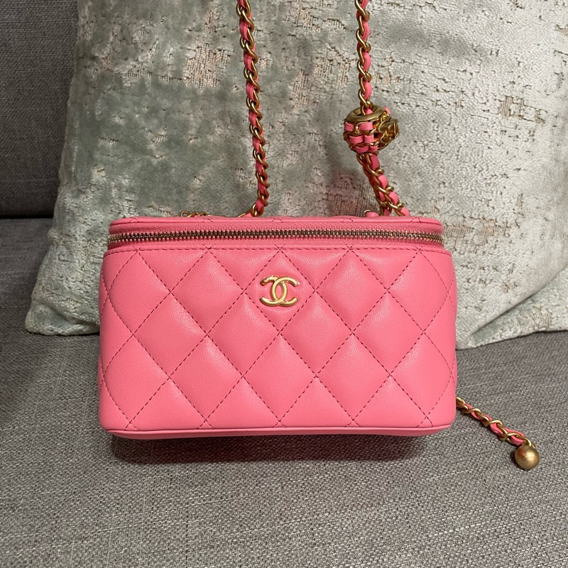 Chanel粉色皮穿鏈金球長盒子-0