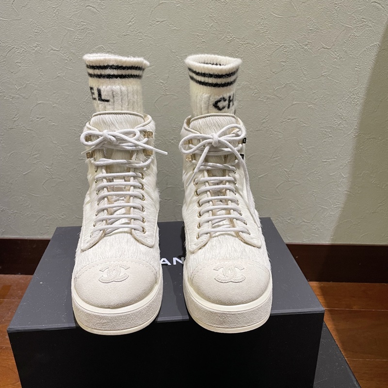 Chanel白色馬毛短靴 38.5(建議給平常37.5）-1