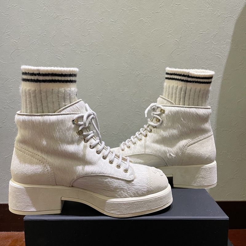 Chanel白色馬毛短靴 38.5(建議給平常37.5）-4