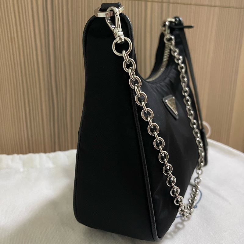 Prada Re-Edition 2005再生尼龍手袋-1